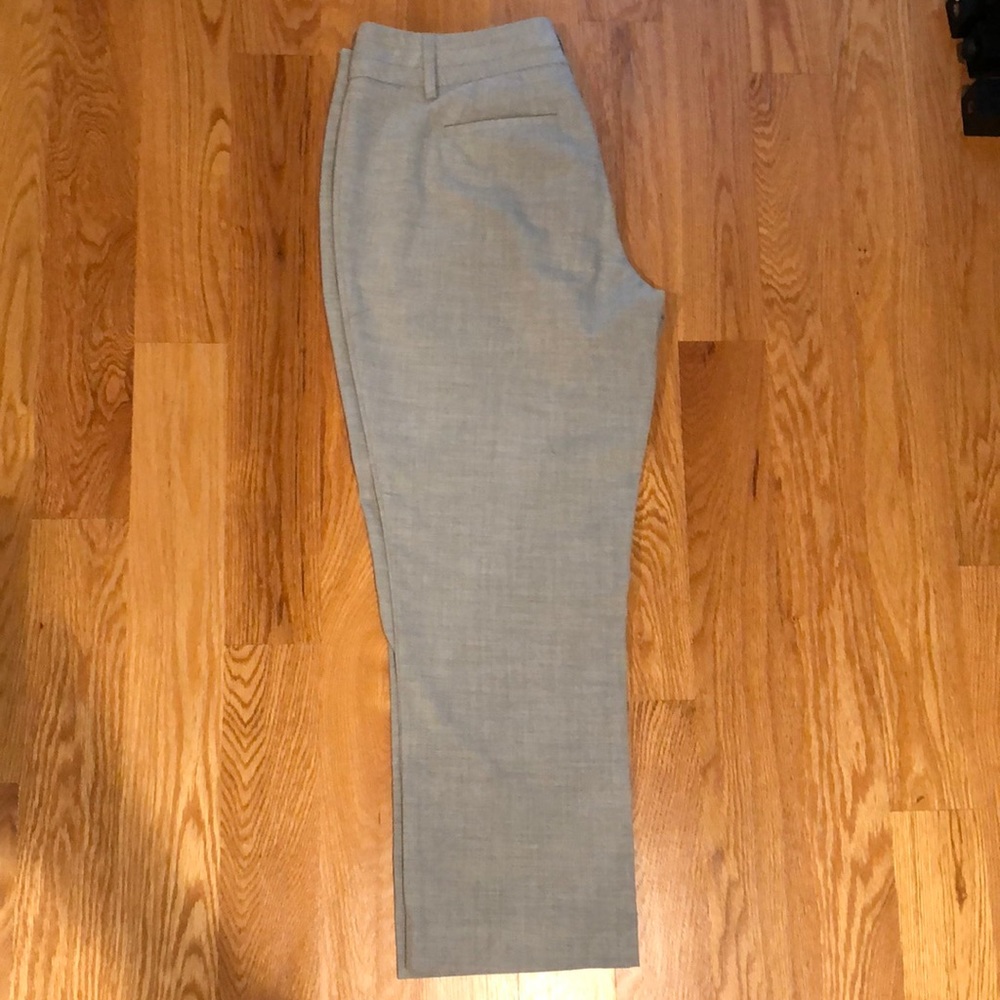 New Apt 9, Capris size 6